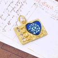 Detailopname van de rechthoekige Evil Eye hanger met blauw hart en heldere zirkonias - Donkerblauwe Visie Hart Hanger Zonder Ketting (ZYN-DMK558G-5)