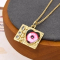 Gouden boekvormige ketting met boze oog, hartdetail en zirkonia hanger voor dames - Rode Hart Ketting (ZYN-DMK558G-6-A)
