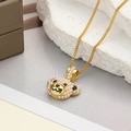 Collar hip hop con colgante de osito adornado con perlas y cadena de oro fina - Estilo de Cabeza de Oso con Perla Artificial (ZYN-DMK663G-A)