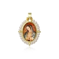 Macro view of a gold-plated oval pendant with vivid Virgin Mary icon and pearls - Virgin Mary Style (ZYN-YWK768G-A款)