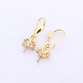 Detail of gold heart earrings with zircon inlay and screw pin for DIY pearls - Hollow Heart Style (DM334-a2) / Gold