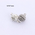 Makroansicht 14x8mm Silber-Magnetverschluss mit Strasssteinen und zwei Ringen für Schmuck - 8mm