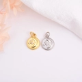 Pendentifs en cuivre avec relief de lune et étoiles scintillantes en zircone - Style Lune avec Visage Vintage (ZYN-DMK305) / Or blanc