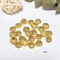 Detailansicht der 8mm 18k vergoldeten hohlen Blütenblatt-Perlenkappen für DIY Schmuckdesign - Halbkugel-Blumenkappe (ZYN-AM42G)
