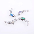 Set de 4 colgantes de delfín plateados con ópalo para creación de joyas artesanales - Aprox. 18MM de Largo 8.5MM de Ancho / Plata Color Mezclado Opale