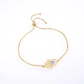 Detalle de pulsera Mano de Fátima bañada en oro con piedra de ópalo azul y cadena box - Pulsera Ópalo Artificial Rosa Oro Amarillo (DM-B014)