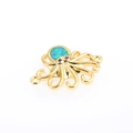 Detalle de conector de joyería de pulpo en oro con piedra ópalo y circonitas rojas - Conector de Pulpo Oro Ópalo Verde Artificial