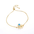 Detalle de la pulsera de pulpo con piedra de ópalo azul y cadena de caja dorada - Pulsera de Pulpo de Ópalo Azul en Oro