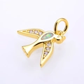 Detalle de colgante de golondrina dorada con ópalo en gota y detalles de circón - Oro Blanco Opale