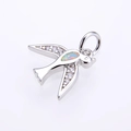 Colgante golondrina de plata con ópalo iridiscente y circonitas brillantes sobre blanco - Plata Blanco Opale