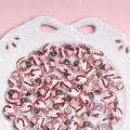 Cuentas de vidrio navideñas pintadas a mano en bandeja para creación de joyería DIY - Vendido por unidad / Cuenta Transparente con Crema Rojo Verde Blanco y Vara de Navidad Roja
