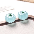Ciondolo a zucca azzurro luminoso con gambo verde in vetro lucidato di alta qualità - Stile B / Blu Chiaro Luminoso