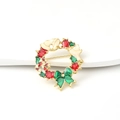 Broche couronne de Noël avec baies en émail, feuilles vertes et un nœud vert élégant - Style Couronne de Noël avec Oiseau (Z21)