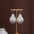 Orecchini etnici pavone con nappe e design a foglia cava in argento antico - Stile Nappa a Ventaglio di Pavone (E4514-4) / Argento