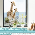 Realistischer Giraffen-Fensteraufkleber mit Savannen-Motiv und einfacher Kleberückseite - Selbstklebend (UV46059-Deer Trace) / Groß