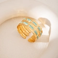 Bracciale rigido dorato martellato bohémien con tre file di smalto turchese - Verde Mare Profondo (S990)