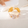 Bracciale rigido regolabile in acciaio dorato con scaglie di pesce e smalto rosa - Pesce Argento (S1018)