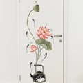 Adesivo murale loto con teiera e pesci koi su porta bianca per decorazione casa - 50*70