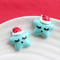 Détails de breloques étoiles en résine bleue avec bonnets de Noël pour loisirs créatifs - Bleu clair