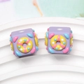 Pastellila quadratische Silikonperlen mit bunten 3D Donut und Süßigkeiten Reliefmustern - 1.6x1.9cm / Lila Perle und Gelber Ring