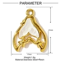 Vue détaillée du pendentif queue de poisson en acier inoxydable doré de 21mm x 17mm - Style de Queue de Sirène-Blanc (YF1145-1)