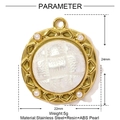 Macro detail of a 24mm gold stainless steel round pendant with white resin and pearls - Round Relief (YF1523)