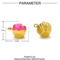 Vue détaillée des pendentifs cupcakes en émail rose et acier inoxydable de 11x7mm - Gâteau à Pois Rose Rouge (YF1478-2)