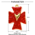 Detailansicht Kreuzanhänger aus roter Emaille mit goldenem Herz und genauen Maßen - Rotes Kreuzherz Anhänger (YF1537-3)