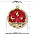 Detalle de colgante de estrella y corazón de 19mm en acero dorado con esmalte rojo - Colgante Redondo Tema Estrella Esmalte Rojo Oscuro (YH161-2)