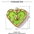 Detalle del colgante de corazón verde con corona dorada y dimensiones de 15 mm - Colgante Corazón Corona Esmalte Verde Brillante (YH162)