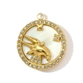 Vue détaillée du pendentif Capricorne avec cristaux et motif de chèvre dorée - Style Capricorne (YH839-10)