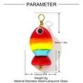 Detalle del colgante de pez de cristal arcoíris hecho a mano con hilo de acero inoxidable - Estilo de Pez Arco Iris Degradado (YH917-2)