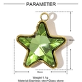 Vue macro montrant les dimensions du pendentif étoile en cristal vert et son cadre en acier - Étoile Verte (XF620-5)