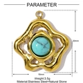 Gouden roestvrijstalen bloemenhanger met turquoise steen en afmetingen erbij - Vijfbladige bloem met turkoois (YE1352-3)