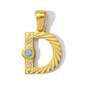 Gros plan du pendentif lettre D dorée avec texture radiale et pierre bleue centrale - Style D (YF366-D)