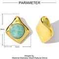 Dettaglio di un ciondolo in acciaio inossidabile dorato 16mm con pietra naturale - Pendaglio in Pietra Naturale Ciano (YF398-1)