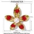 Detail van de bloem hanger met rode glazen bladeren, witte parel en gouden afwerking - Rode Druppel Bloemblad Hanger (YF435-5)