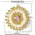 Vue macro détaillée d'un pendentif fleur de 40mm en acier doré avec une rose violette - Disque Rose Violet (YF431-3)