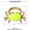 Gedetailleerde weergave van 15x20mm gouden krab hanger met emaille en staal specificaties - Neon Gele Krab (YF669-1)