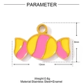 Detailansicht eines rosa-gelben Emaille-Bonbon-Anhängers mit Maßen 13x8mm und Gewichtsangabe - Pink Yellow Striped Candy (YF779)