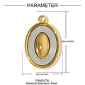 Détail d'un pendentif ovale en acier inoxydable avec cadre doré et texture brossée argent - Style Ovale Or Argent Brossé (YH1507-1)