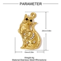 Detail view of a gold Egyptian cat pendant in stainless steel with star patterns - Egyptian Cat Style (YH1661)
