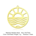 Détail macro du pendentif soleil plaqué or montrant les dimensions et spécifications - Style Vagues de Soleil (LA912-2x5)