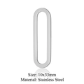 Makroaufnahme von ovalem Edelstahl-Schmuckanhänger, 10x33mm groß in silberner Stahlausführung - Silberner Ovaler Stil (LA388-1)
