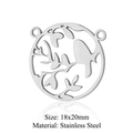 Détail macro du pendentif circulaire ajouré oiseau et feuilles en acier inox, 18x20mm - Cercle d'Oiseau en Argent (JN873-1)