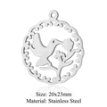 Vue détaillée du pendentif colibri et fleur en acier inoxydable mesurant 20x23mm - Colibri en Argent (JN874-1)
