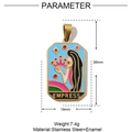 Details des Kaiserin-Tarot-Anhängers mit 38mm x 19mm Maßen in goldenem Edelstahl - EMPRESS 2
