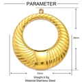 Dettaglio del ciondolo a occhio in acciaio inossidabile dorato da 36 mm inciso - Stile Cerchio a Spirale (XF002)
