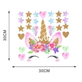 Dettaglio degli adesivi murali unicorno acquerello 30x30cm con glitter dorati e stelle - Stile Floreale Rosa e Viola (J17-1)