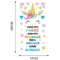 Gedetailleerde 58x35cm unicorn muursticker lay-out met sterren en decoratieve hartelementen - Letter B